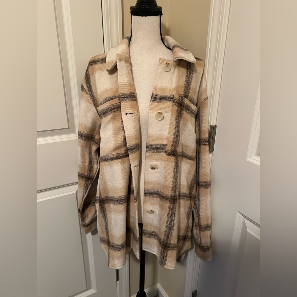 Abound Cream and Brown Plaid Button-Down Shirt jacket